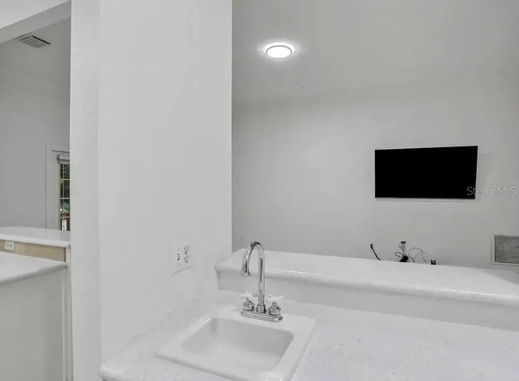 148 S Thornton Avenue Orlando FL 32801
