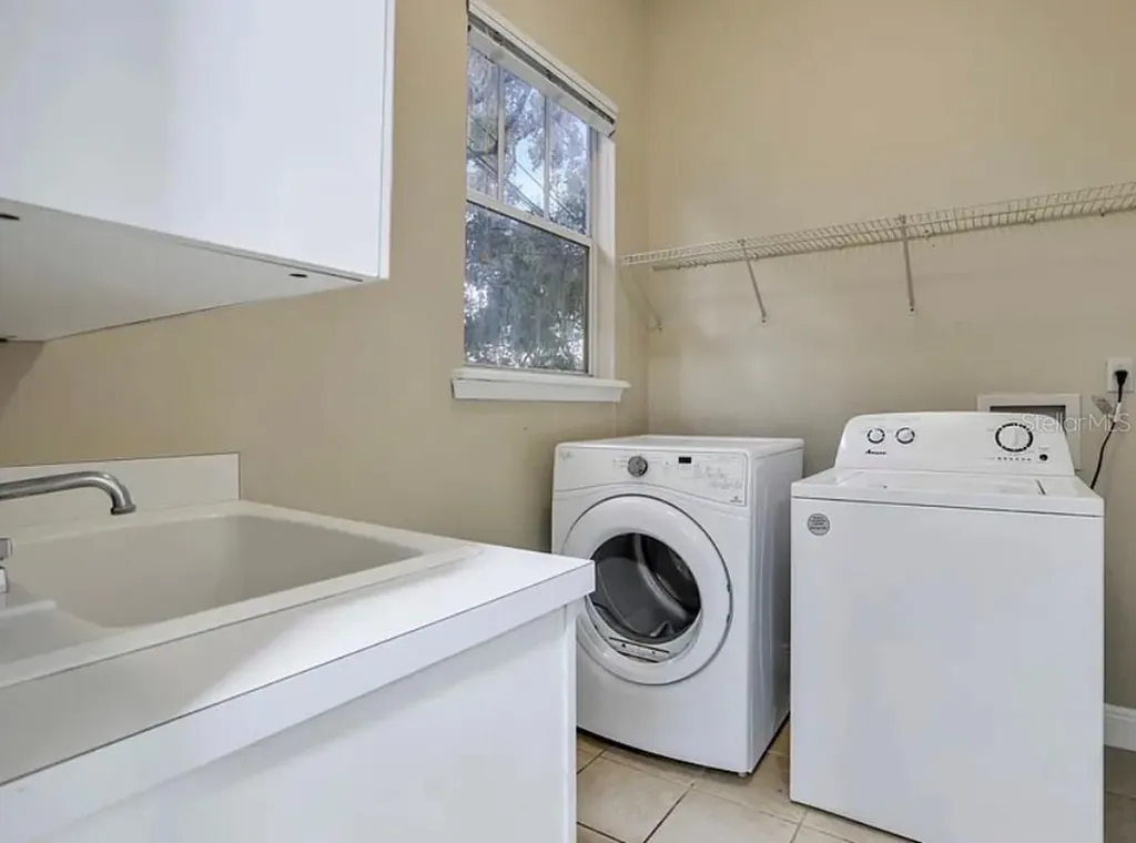 148 S Thornton Avenue Orlando FL 32801