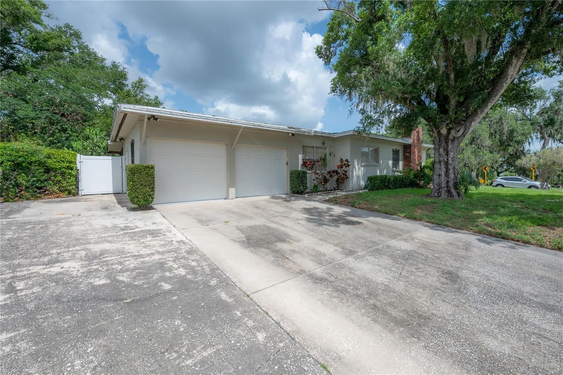 3803 River Grove Drive Tampa FL 33610
