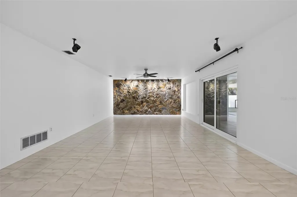 1903 Oro Court Clearwater FL 33764