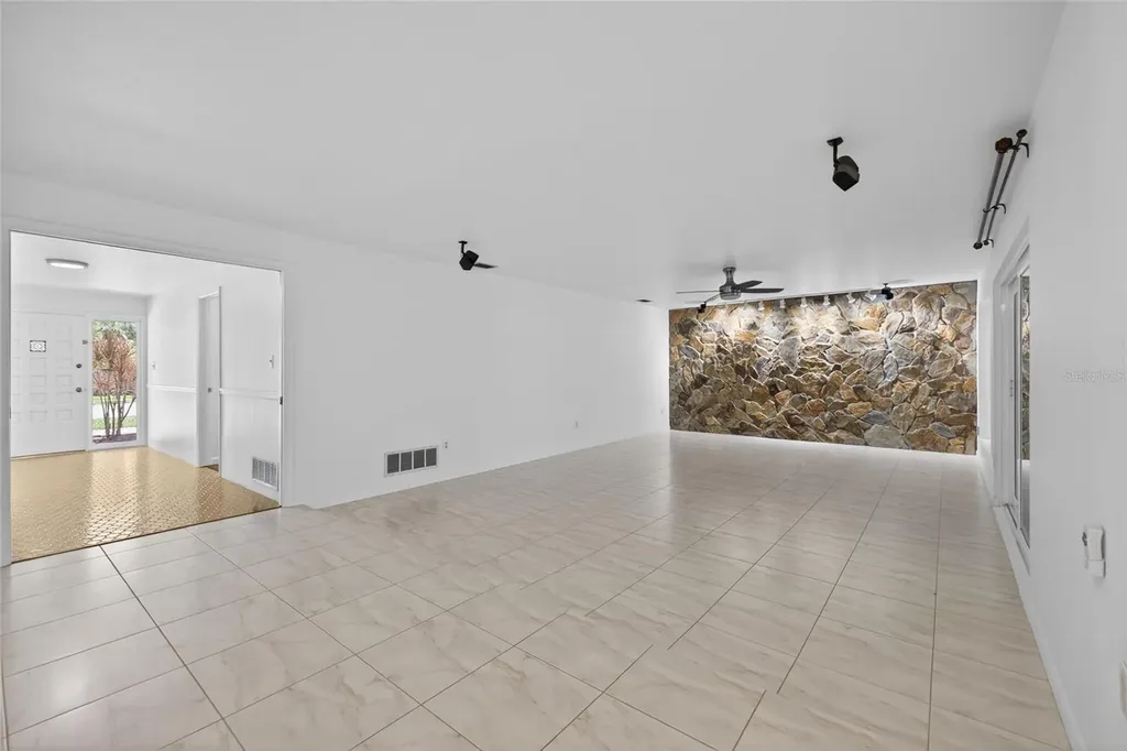 1903 Oro Court Clearwater FL 33764