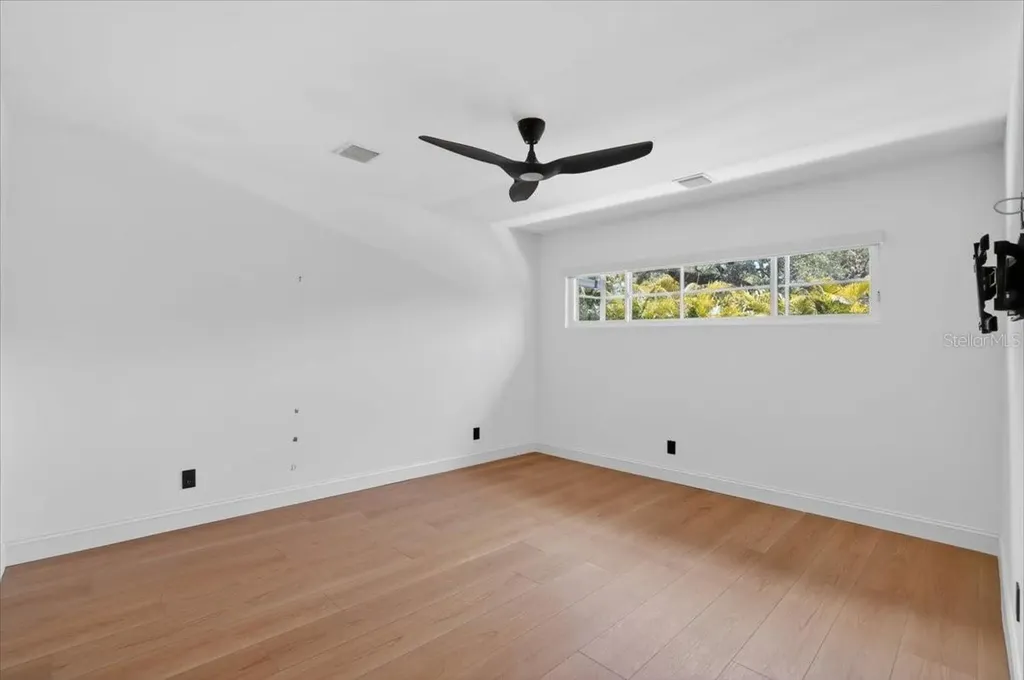 2708 N Dundee Street Tampa FL 33629