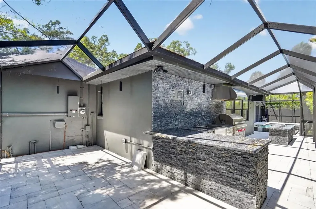2708 N Dundee Street Tampa FL 33629