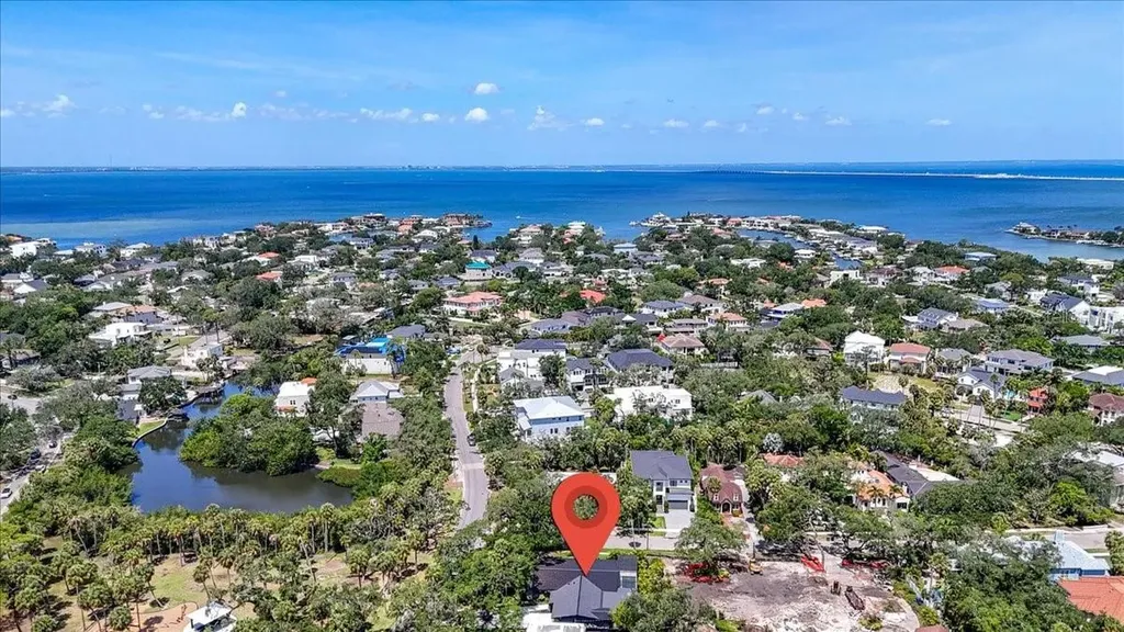 2708 N Dundee Street Tampa FL 33629