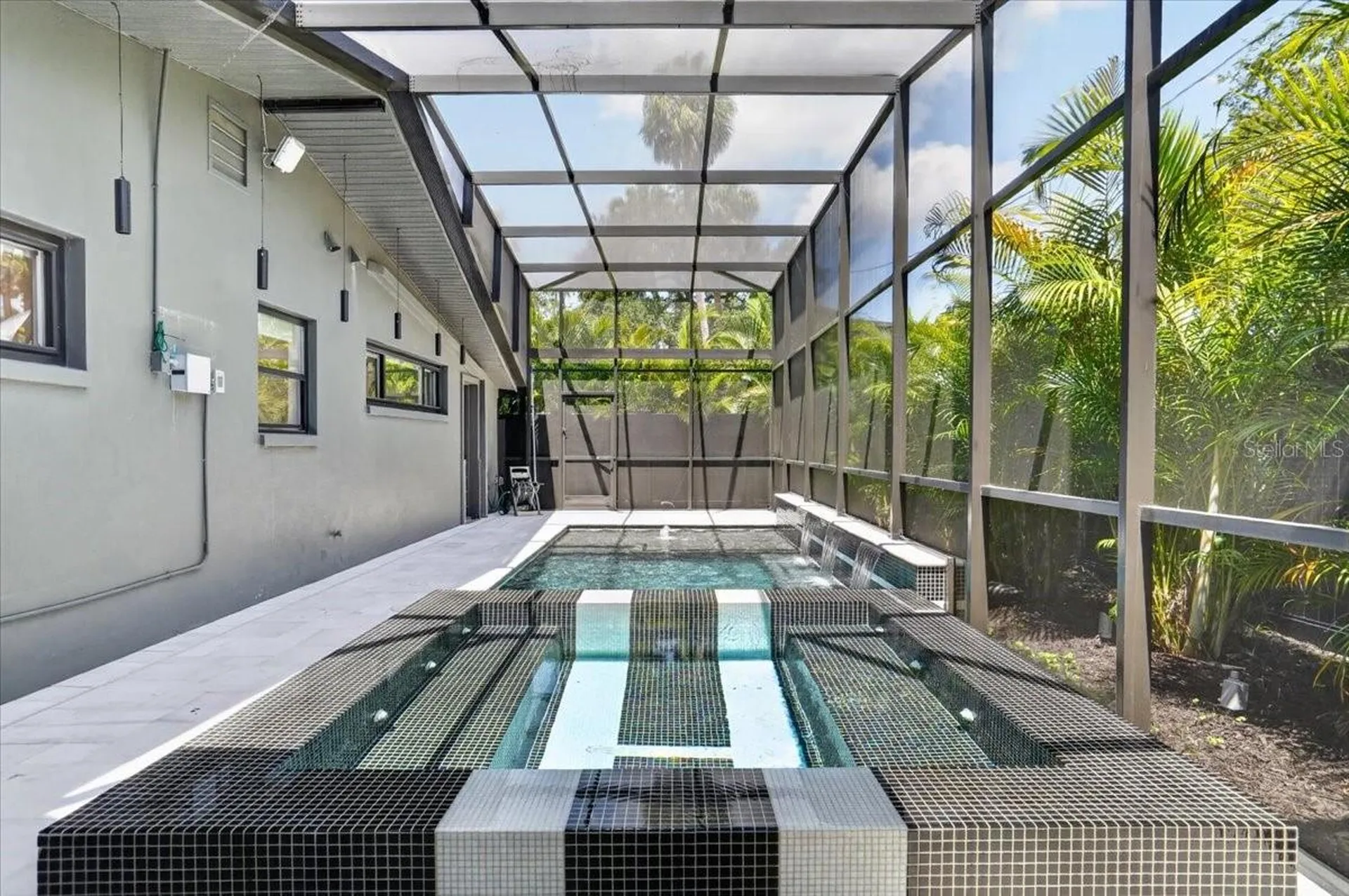 2708 N Dundee Street Tampa FL 33629