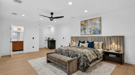 2708 N Dundee Street Tampa FL 33629