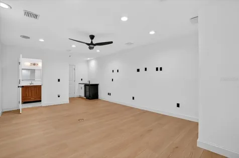 2708 N Dundee Street Tampa FL 33629