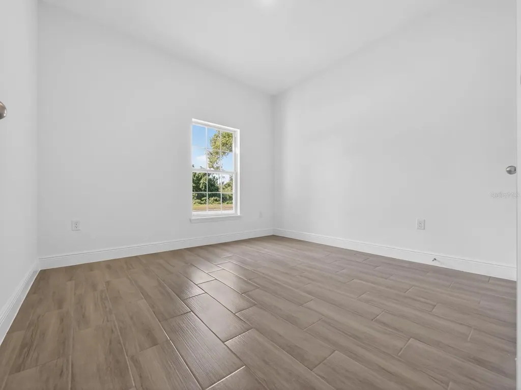 922 N Fairbairn Drive Deltona FL 32725
