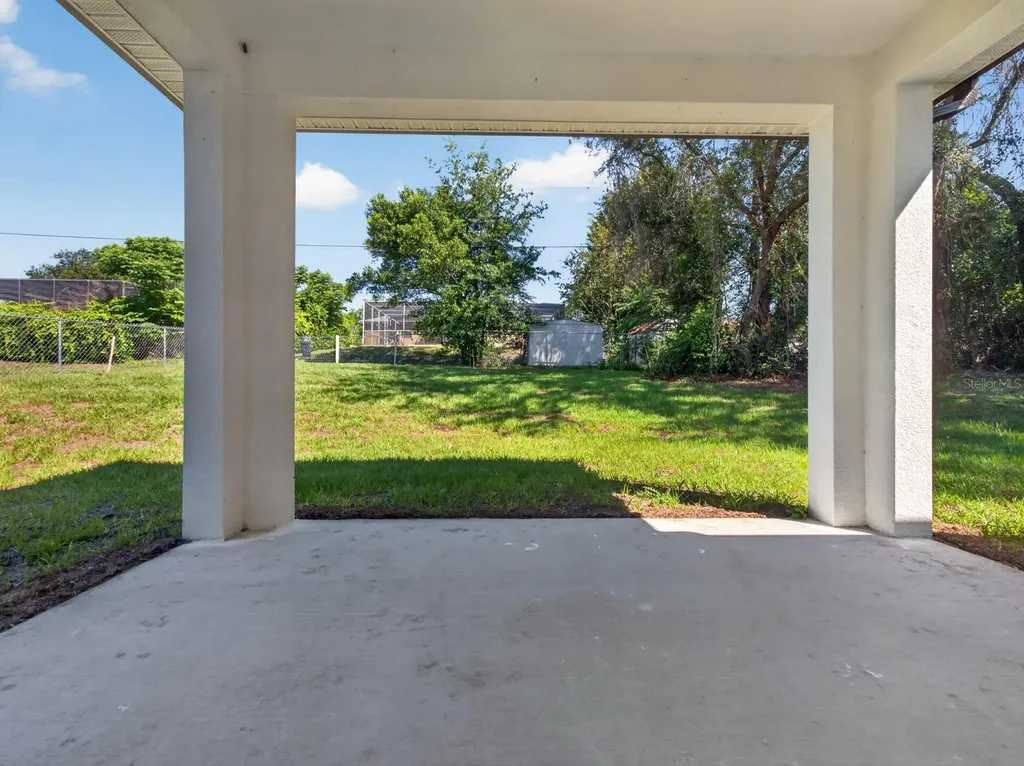 922 N Fairbairn Drive Deltona FL 32725