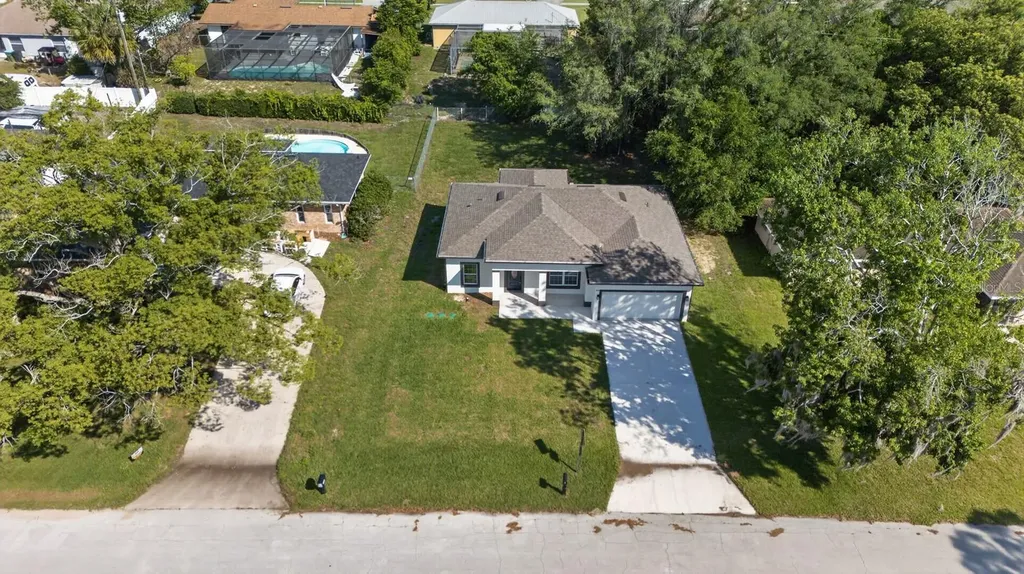 922 N Fairbairn Drive Deltona FL 32725