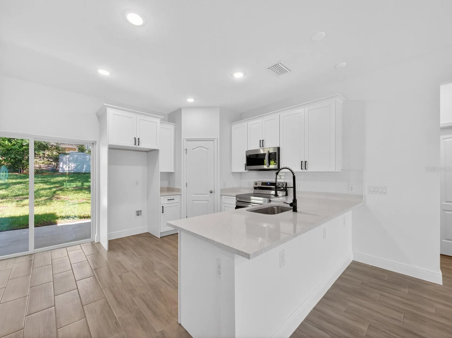 922 N Fairbairn Drive Deltona FL 32725