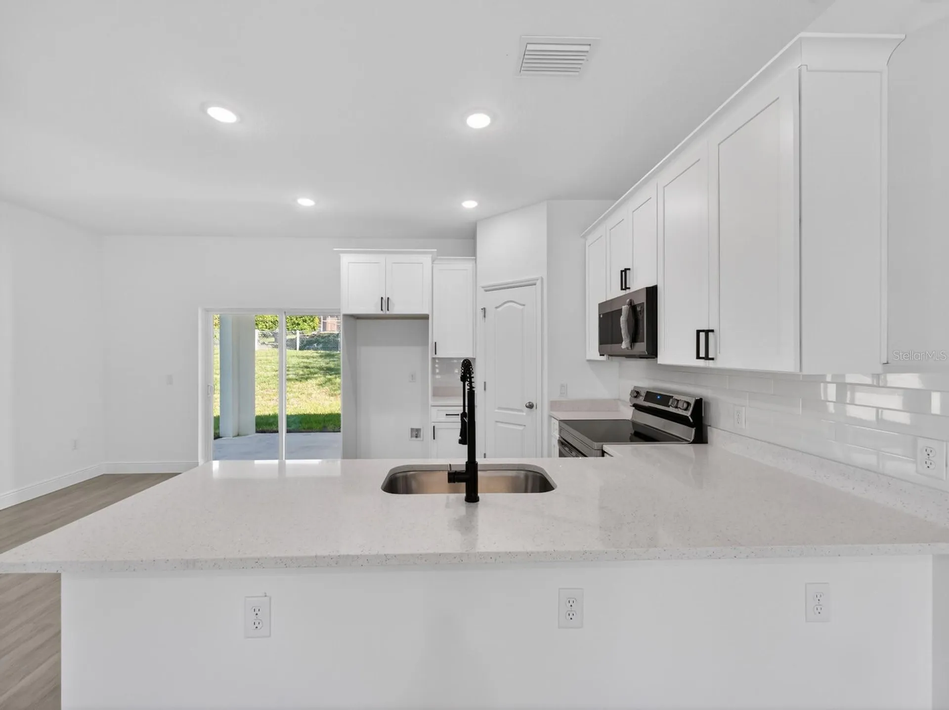 922 N Fairbairn Drive Deltona FL 32725