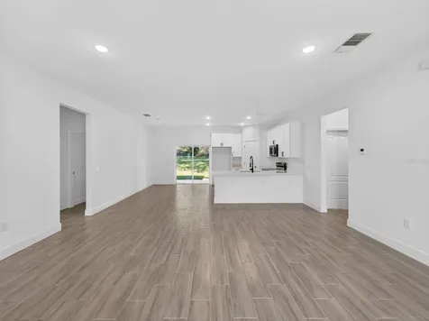 922 N Fairbairn Drive Deltona FL 32725