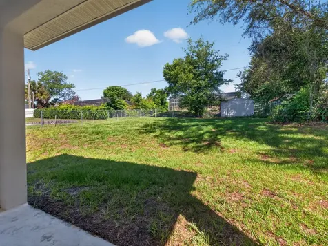 922 N Fairbairn Drive Deltona FL 32725