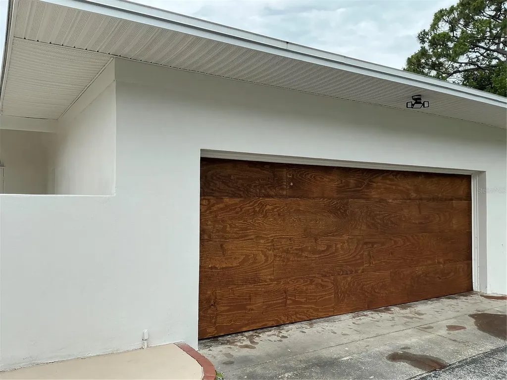 502 Magellan Drive Sarasota FL 34243