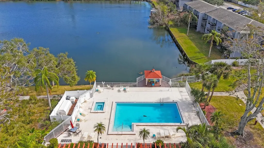 11485 Oakhurst Road Largo FL 33774