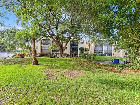 11485 Oakhurst Road Largo FL 33774