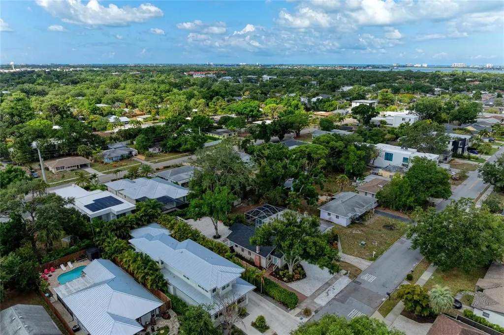 2250 Hillview Street Sarasota FL 34239