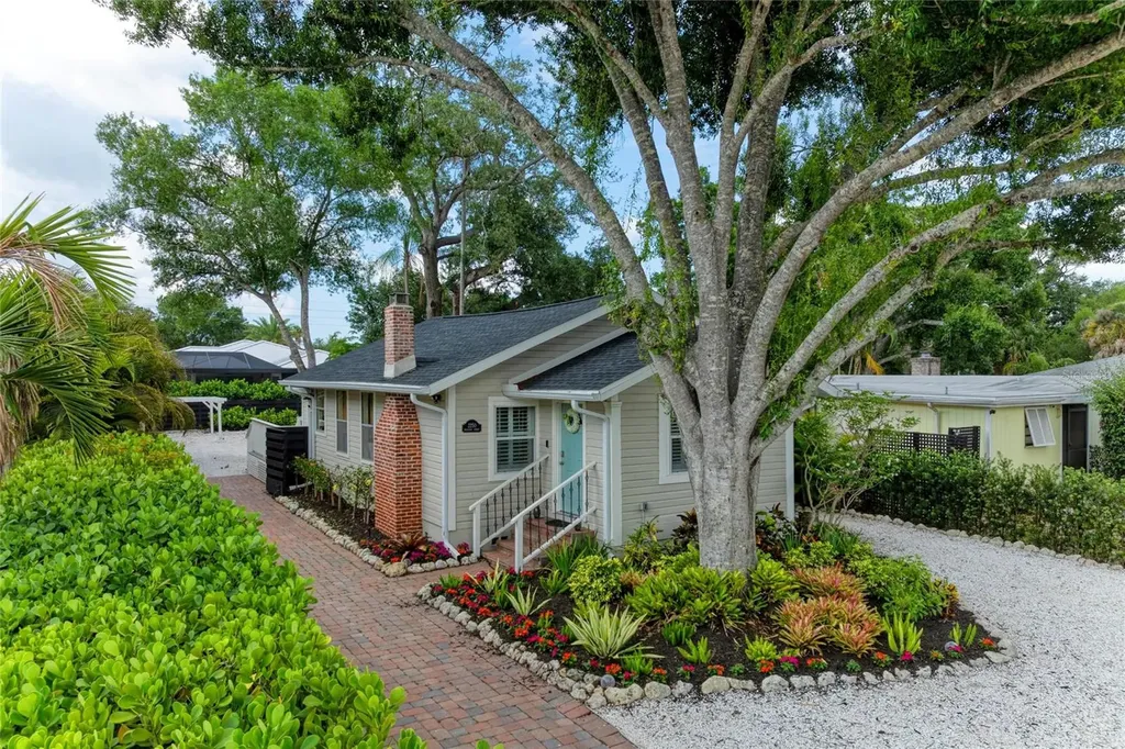 2250 Hillview Street Sarasota FL 34239