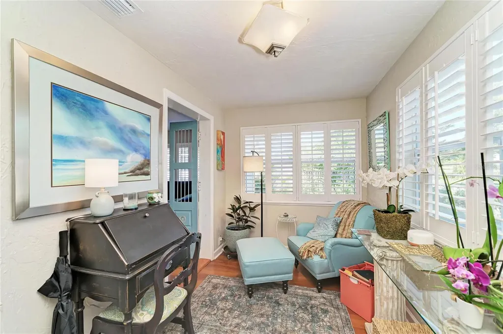 2250 Hillview Street Sarasota FL 34239