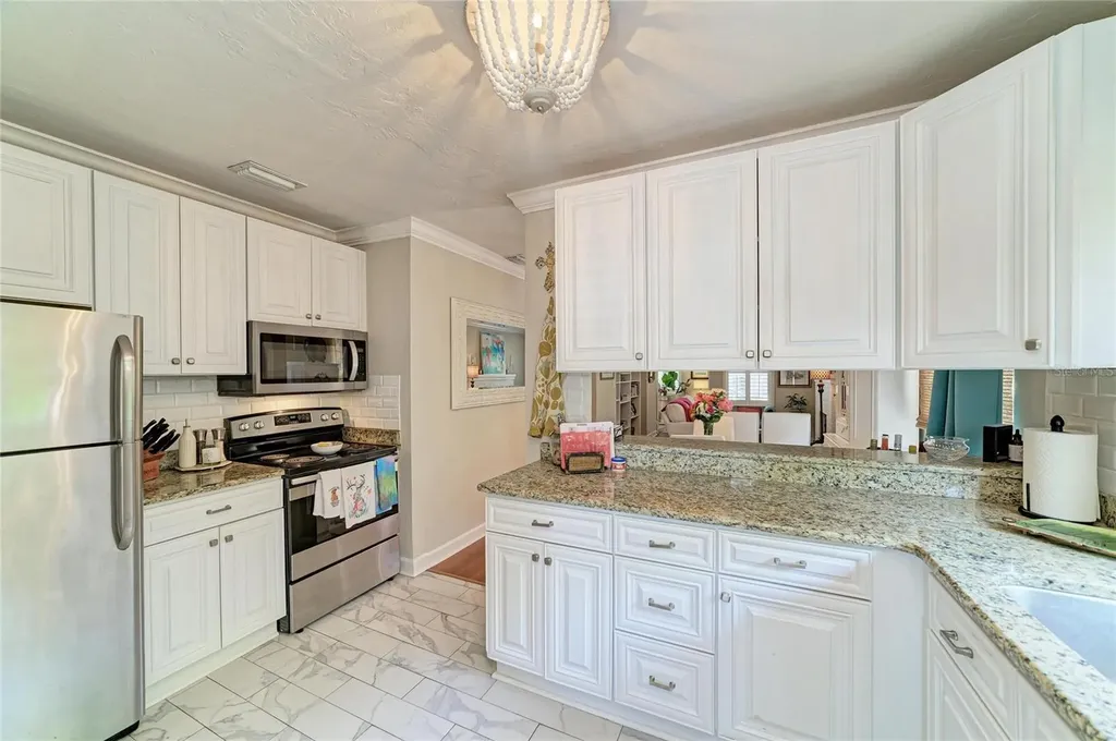 2250 Hillview Street Sarasota FL 34239