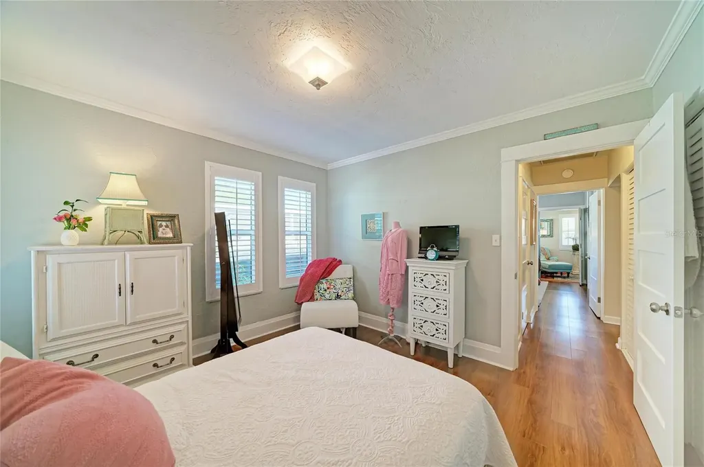 2250 Hillview Street Sarasota FL 34239