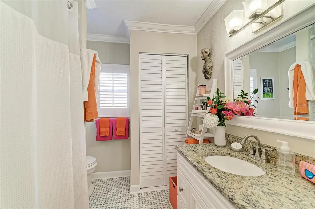 2250 Hillview Street Sarasota FL 34239