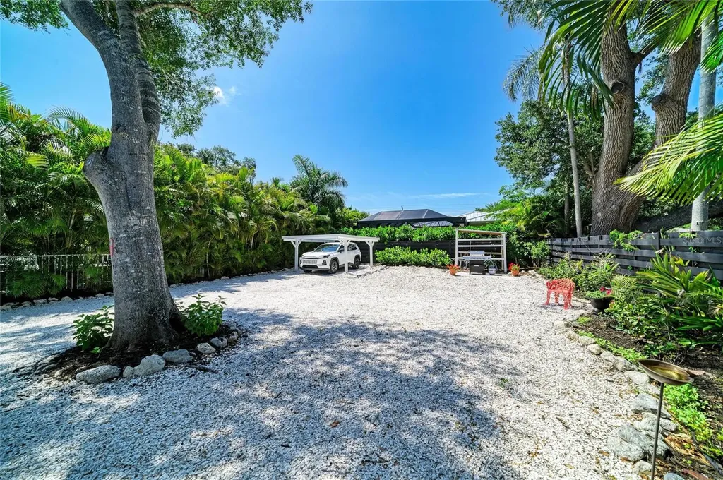 2250 Hillview Street Sarasota FL 34239