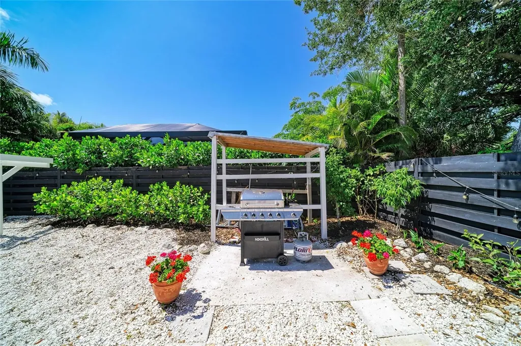 2250 Hillview Street Sarasota FL 34239