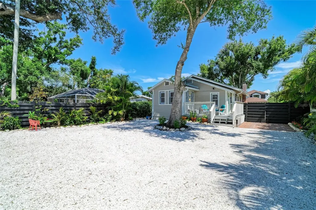 2250 Hillview Street Sarasota FL 34239