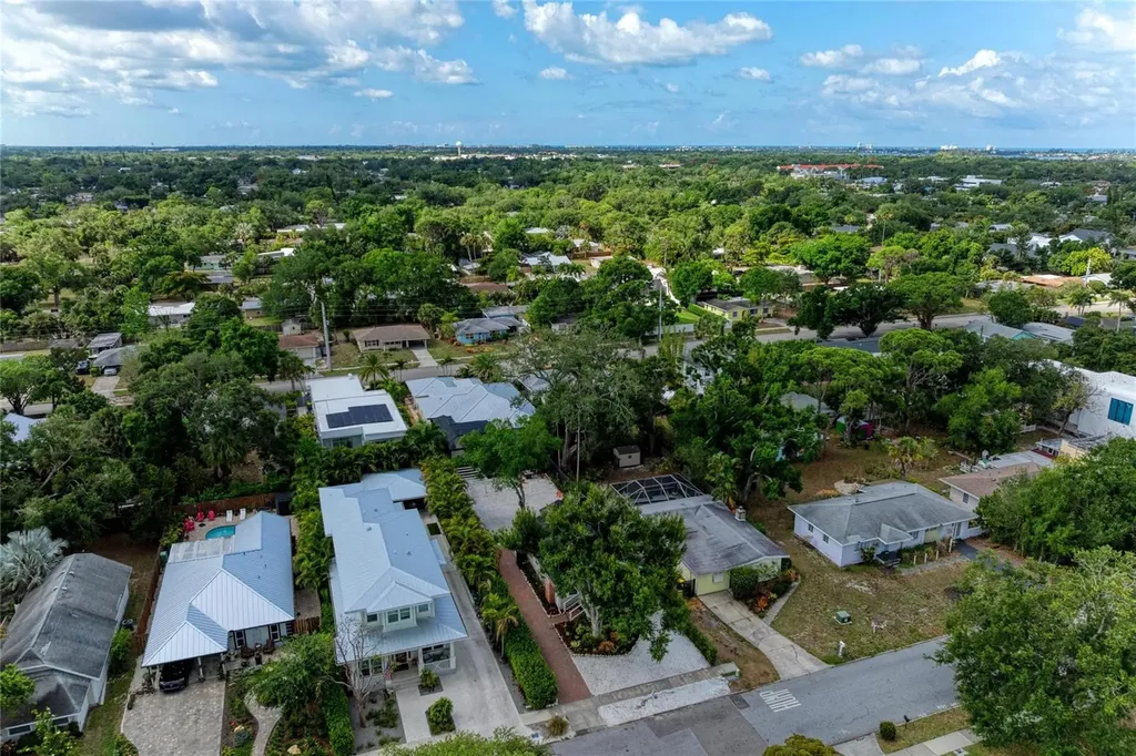 2250 Hillview Street Sarasota FL 34239