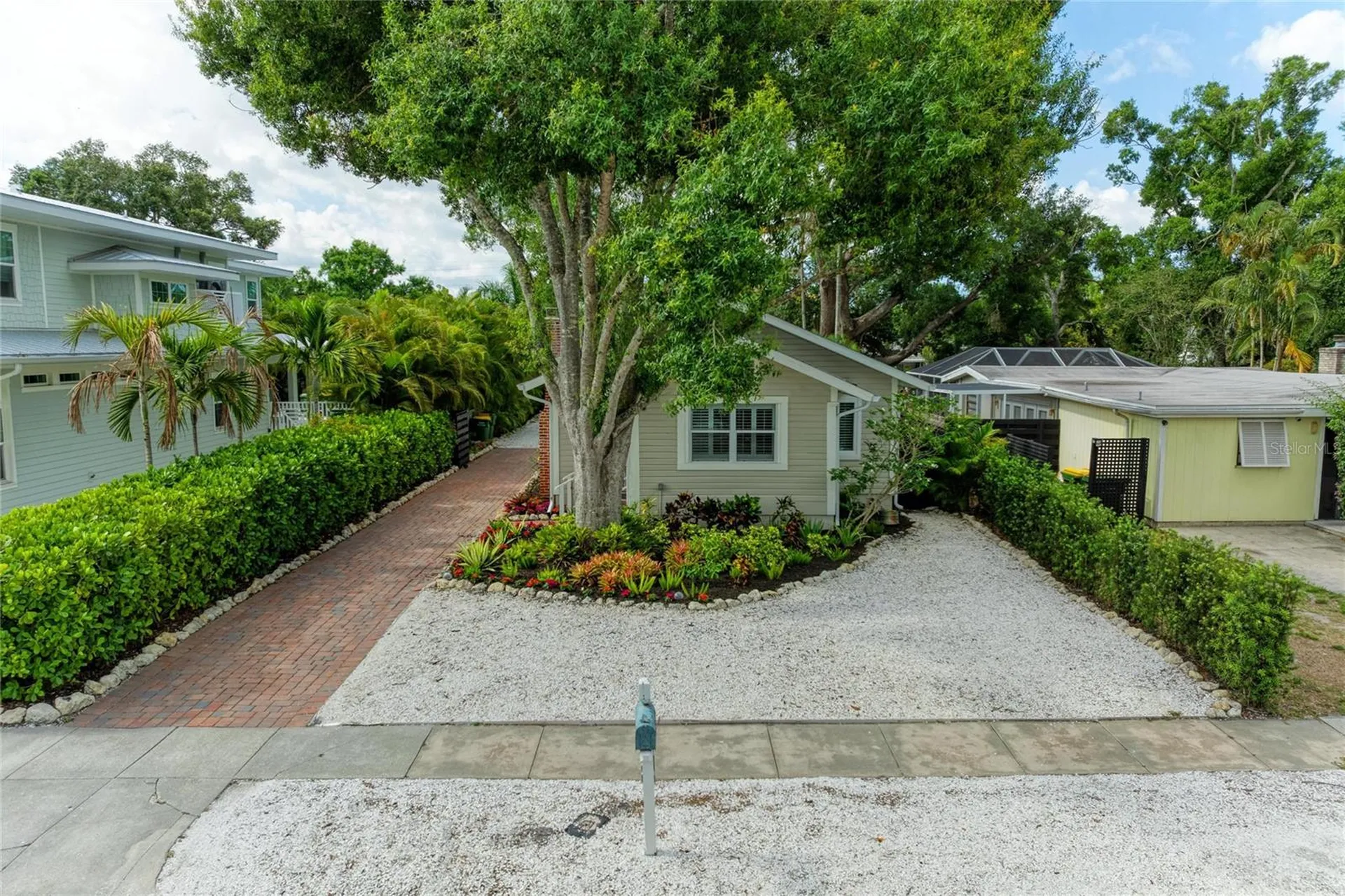2250 Hillview Street Sarasota FL 34239