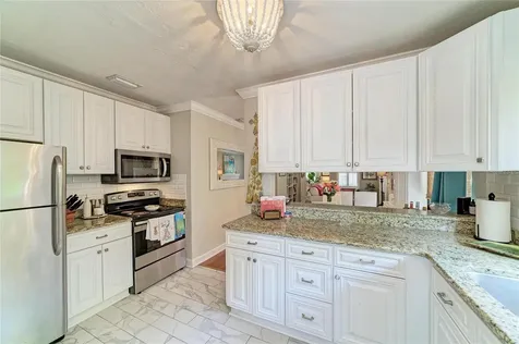 2250 Hillview Street Sarasota FL 34239