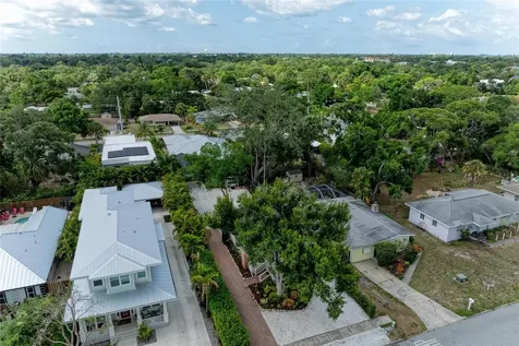 2250 Hillview Street Sarasota FL 34239