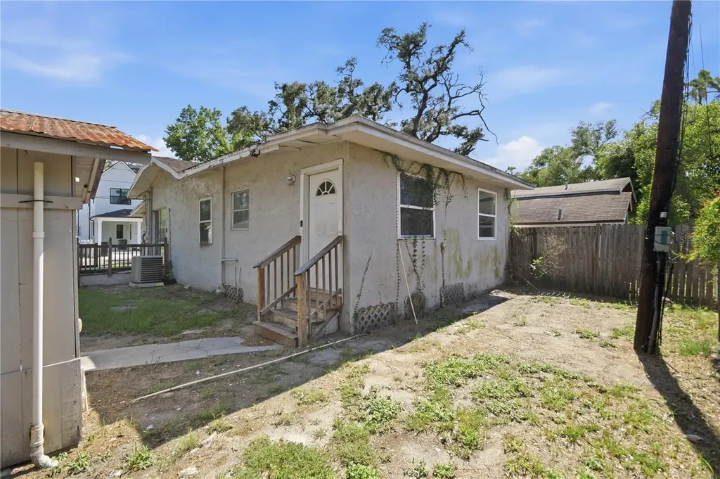 1406 E Louisiana Avenue Tampa FL 33603
