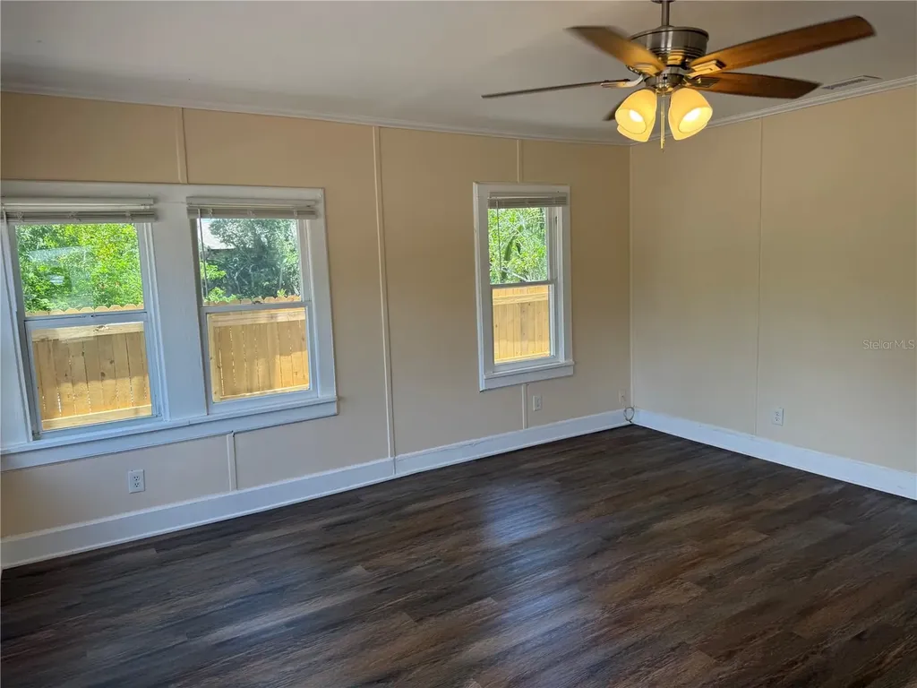 3726 18th Avenue S St Petersburg FL 33711