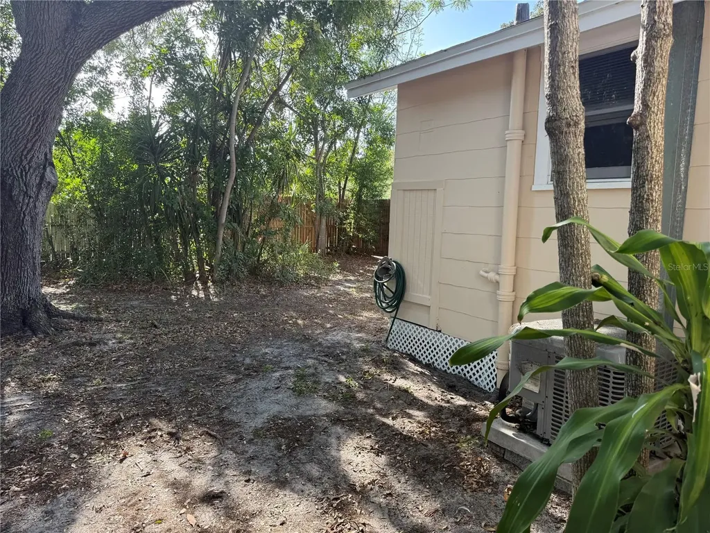 3726 18th Avenue S St Petersburg FL 33711