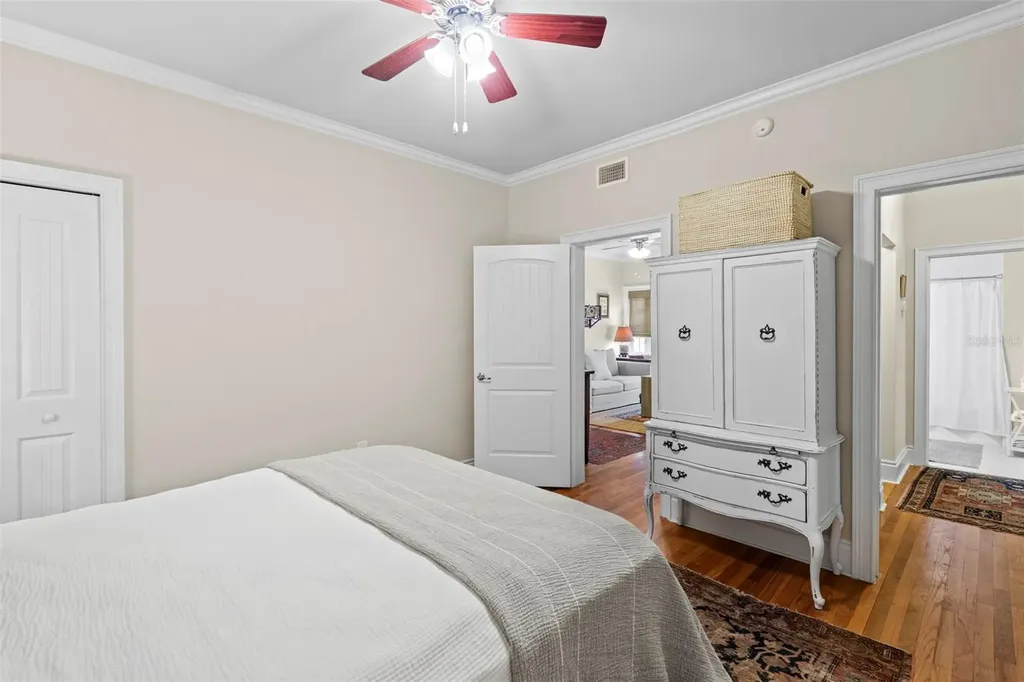 2117 W Dekle Avenue Tampa FL 33606