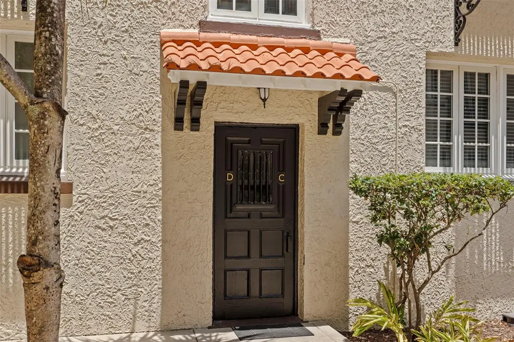 2117 W Dekle Avenue Tampa FL 33606