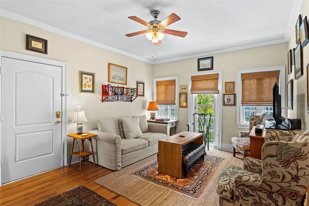 2117 W Dekle Avenue Tampa FL 33606