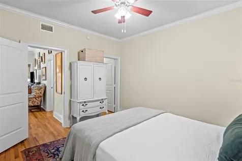 2117 W Dekle Avenue Tampa FL 33606