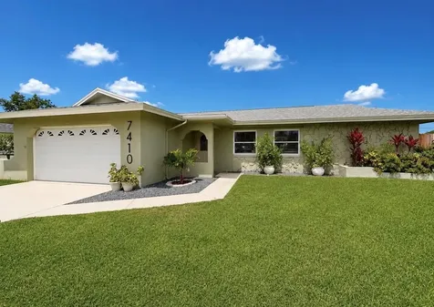7410 13th Avenue W Bradenton FL 34209
