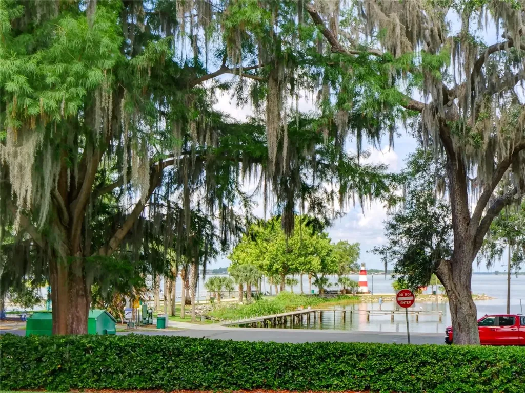 100 S Tremain Street Mount Dora FL 32757