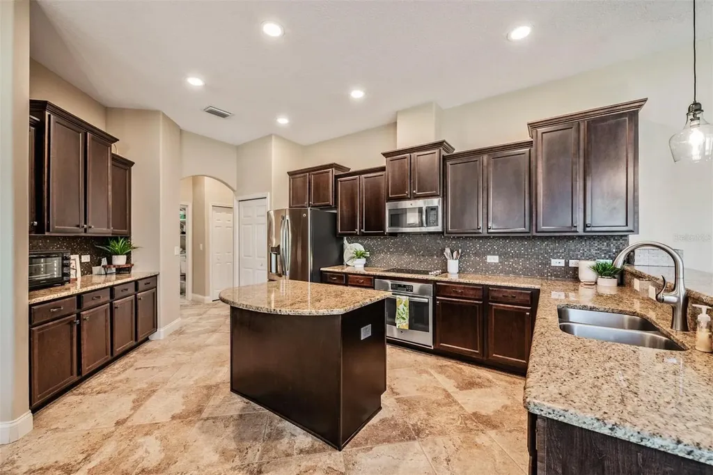 27205 Hawks Nest Circle Wesley Chapel FL 33544