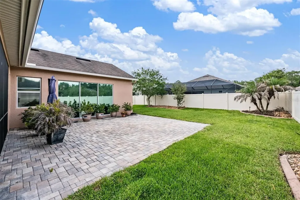 27205 Hawks Nest Circle Wesley Chapel FL 33544