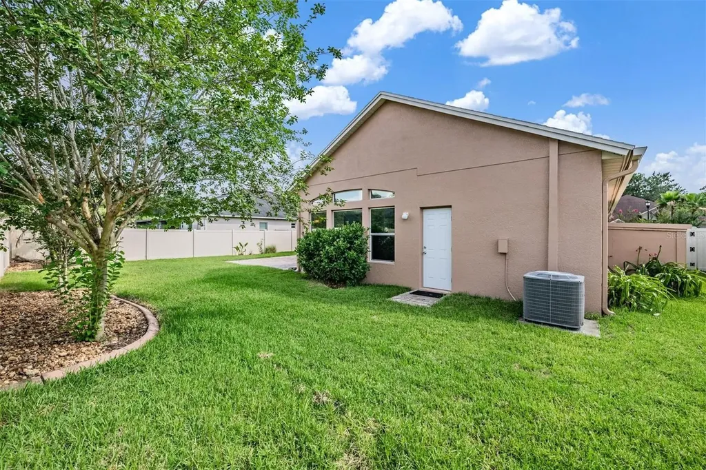 27205 Hawks Nest Circle Wesley Chapel FL 33544