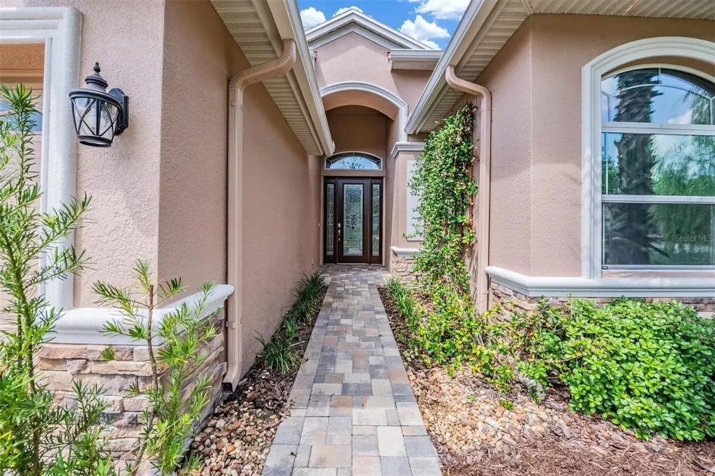 27205 Hawks Nest Circle Wesley Chapel FL 33544