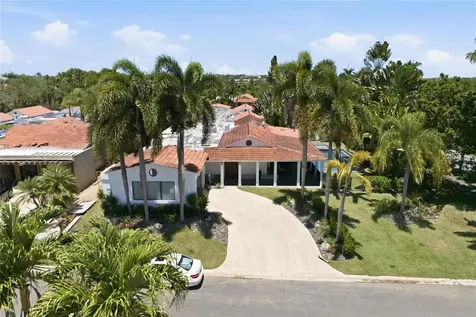 9 Sabanera Dorado PR 00646