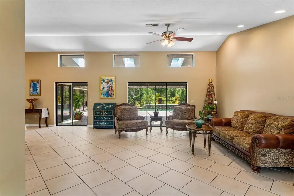 1087 Riverside Ridge Tarpon Springs FL 34688