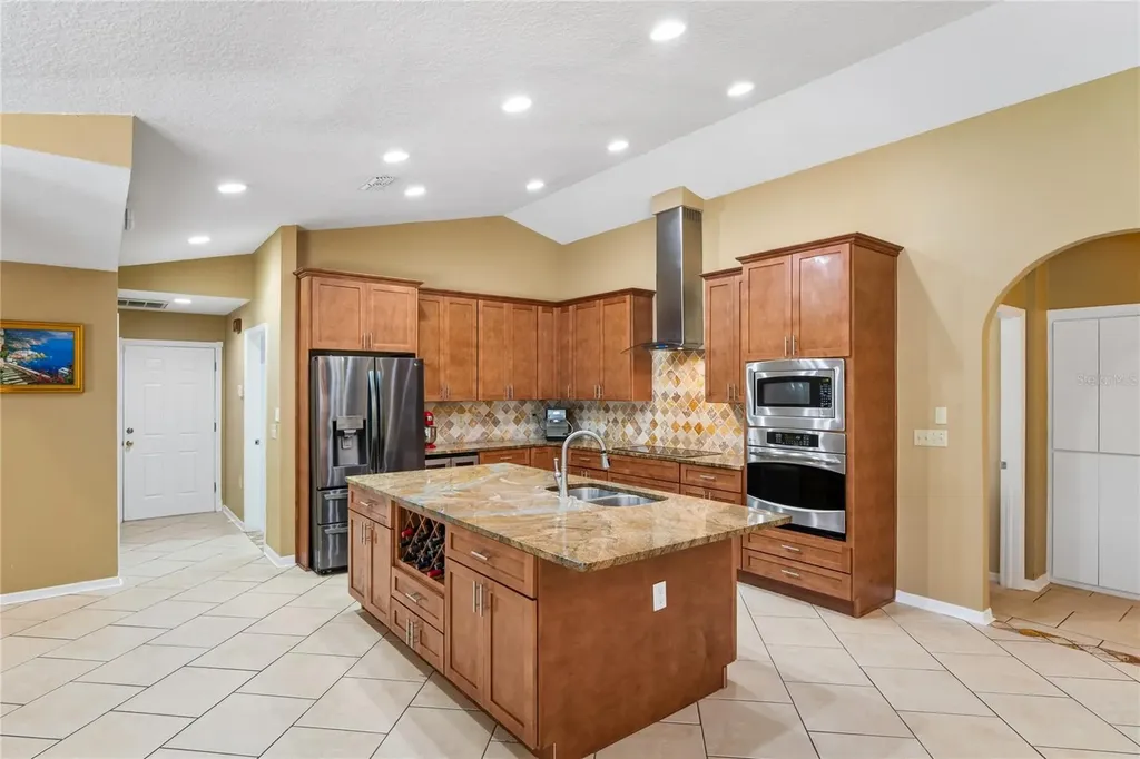 1087 Riverside Ridge Tarpon Springs FL 34688